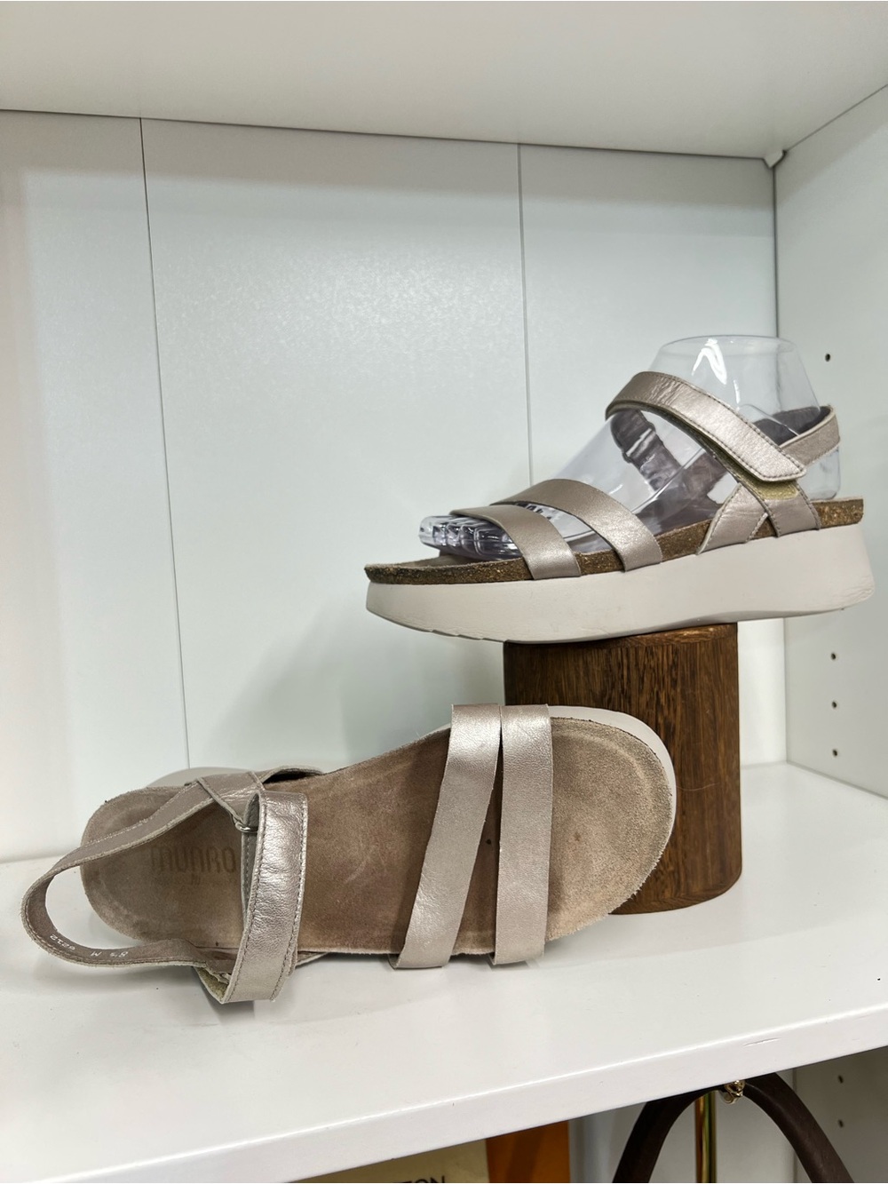 MUNRO Womens Juniper Sandals - Strappy Comfort
